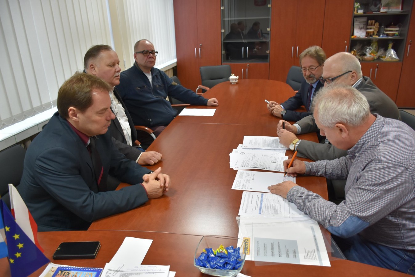 Podpisanie umowy na przebudowę dróg Zapolice - Sadlno oraz Otok